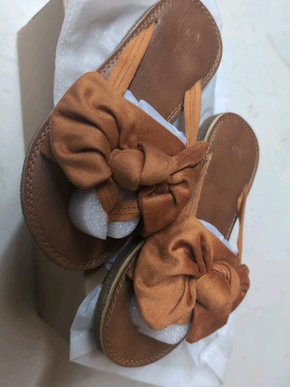Women’s Brown Knot-Detail Thong Sandals